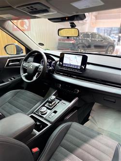 ميتسوبيشي اوتلاندر